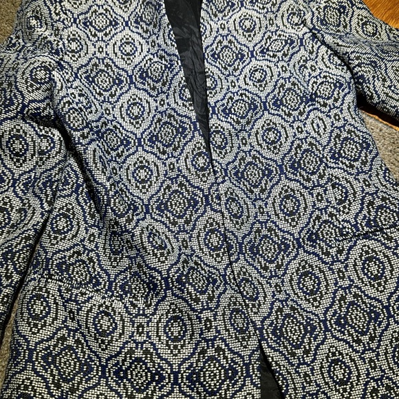 Women’s Banana Republic blazer blue white size 6tall.        Bx12 - Picture 2 of 6